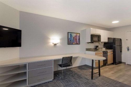 MainStay Suites Raleigh - Cary image 11
