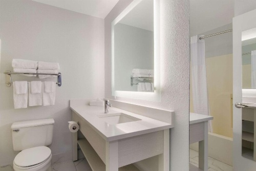 MainStay Suites Raleigh - Cary image 16