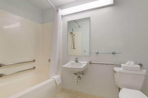 MainStay Suites Raleigh - Cary image 4
